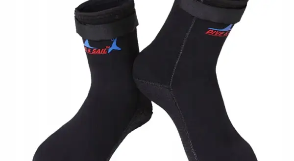 Buty do wody: Wybierz idealne na jeżowce, basen i morsowanie!