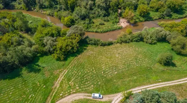 Mazowsze: Spływ kajakowy dla każdego? Trasy, koszty, porady